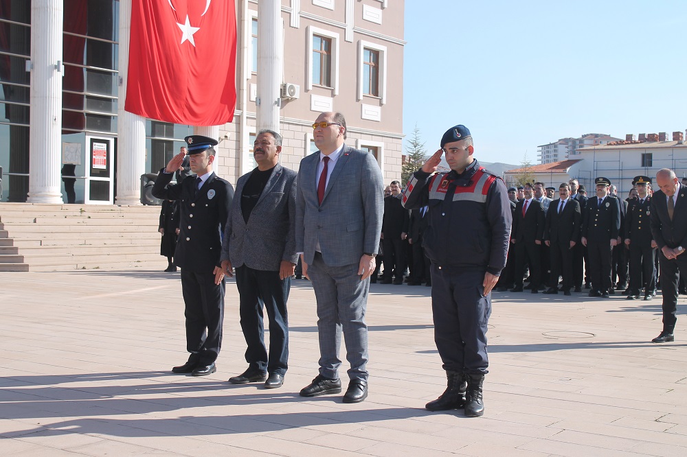 18 Mart Çanakkale Zaferinin 109. Yıldönümü ve Şehitleri anma günü törenlerle kutlandı.